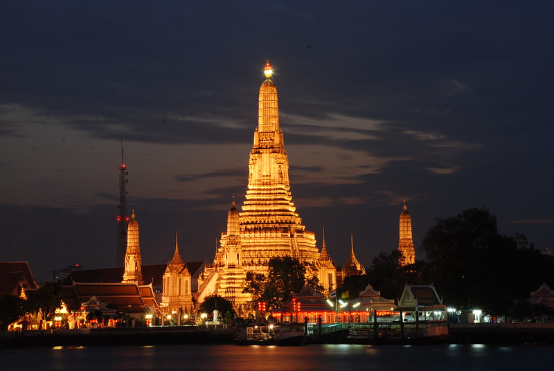 The Splendor of Wat Arun, the Temple of Dawn